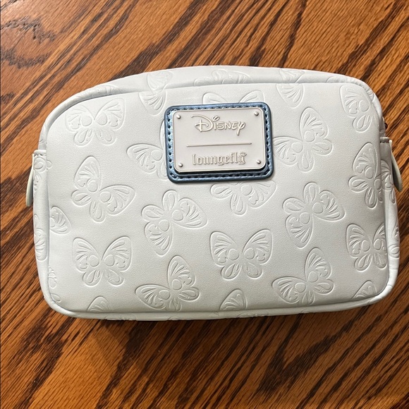 Loungefly Disney Minnie Mouse Butterfly Embossed Zip Wallet - Picture 1 of 6